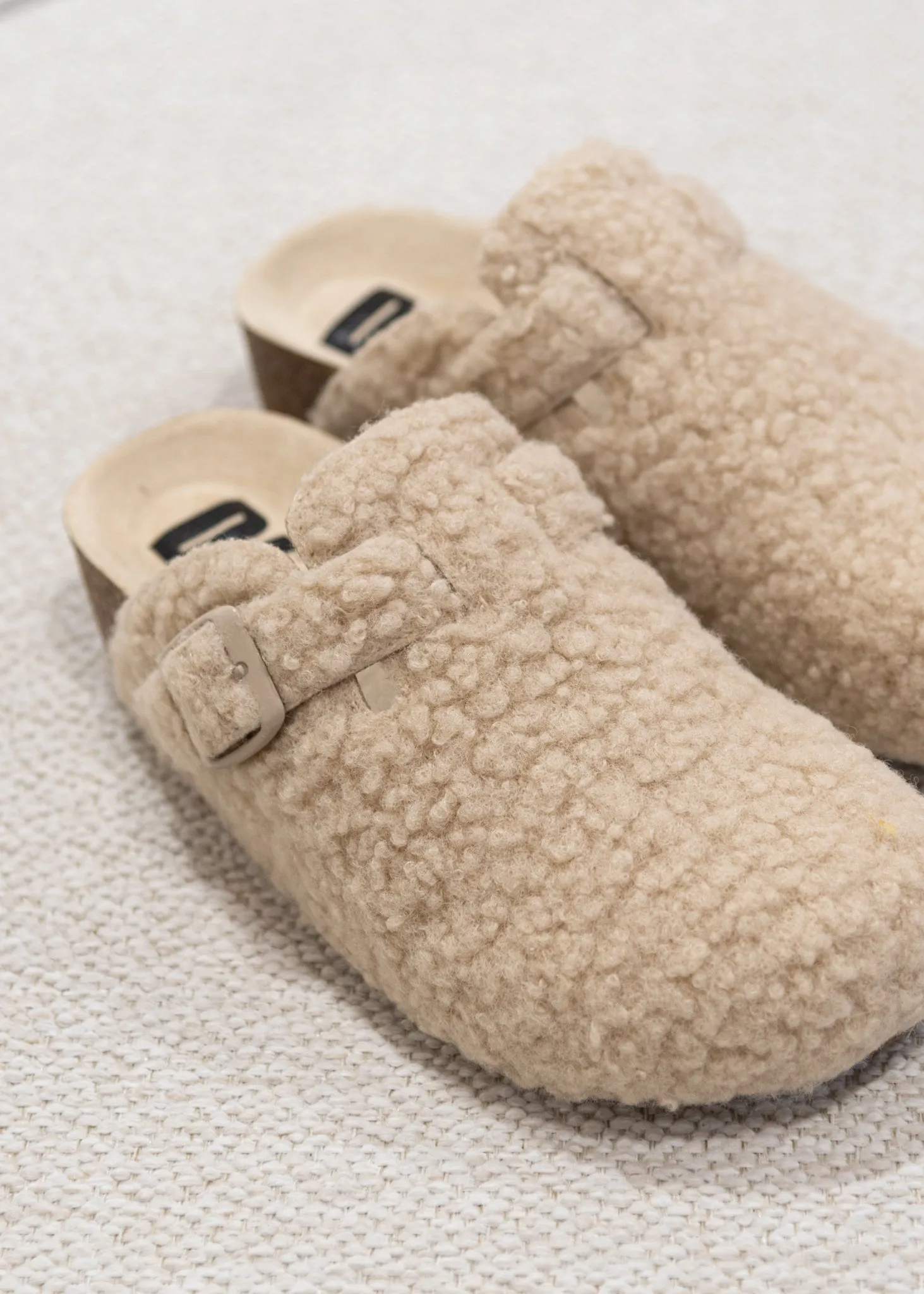 The Magnolias Slip On