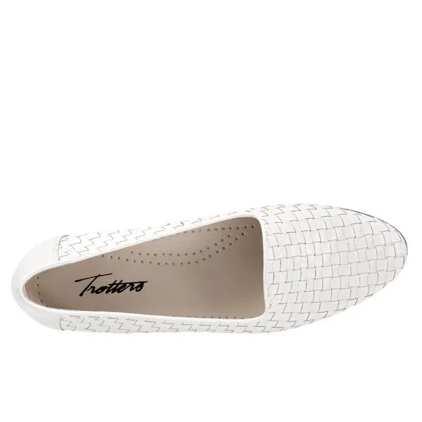 Trotters Women's Liz Loafers White